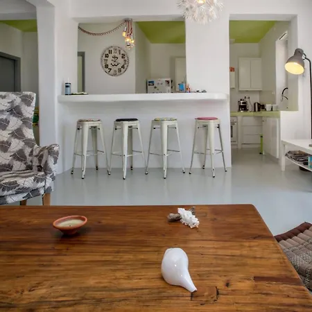 Octopus Sea View House * Αρνάδος